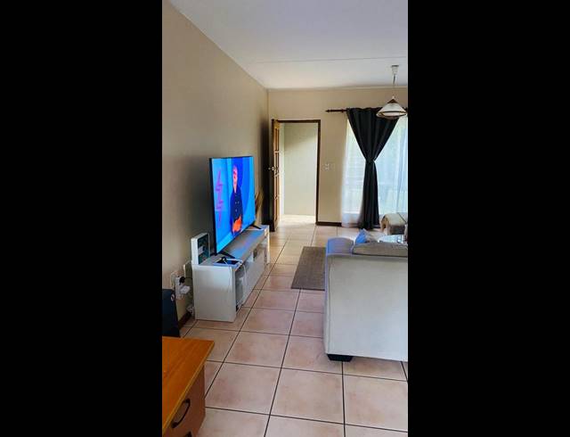 2 BEDROOM PROPERTY TO RENT IN HALFWAY GARDENS